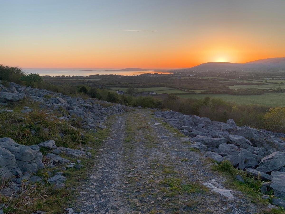 Burren Court Lodge Ballyvaughan Esterno foto