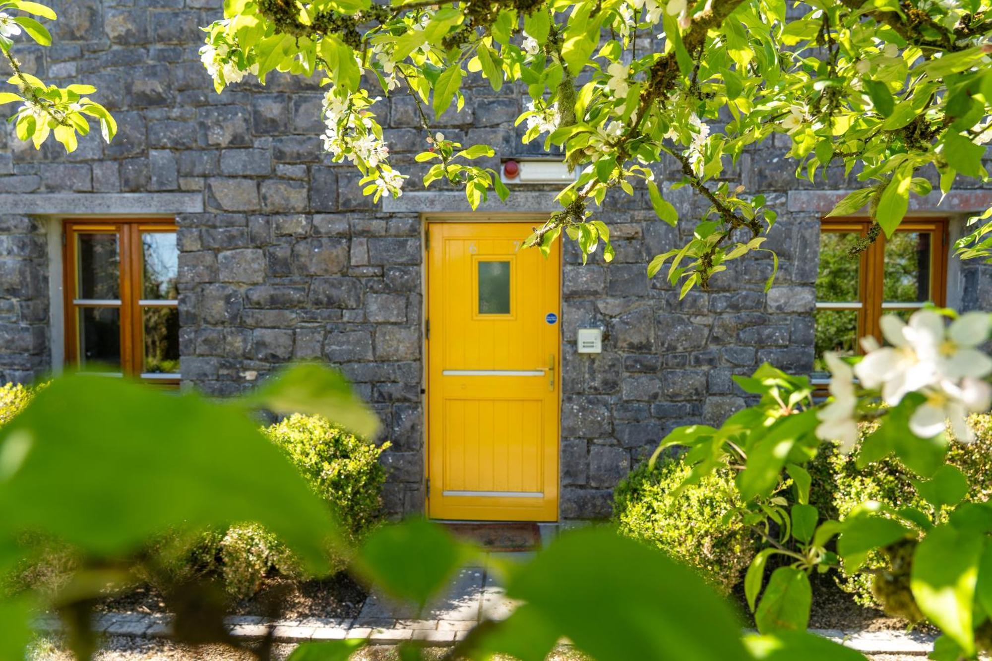 Burren Court Lodge Ballyvaughan Esterno foto