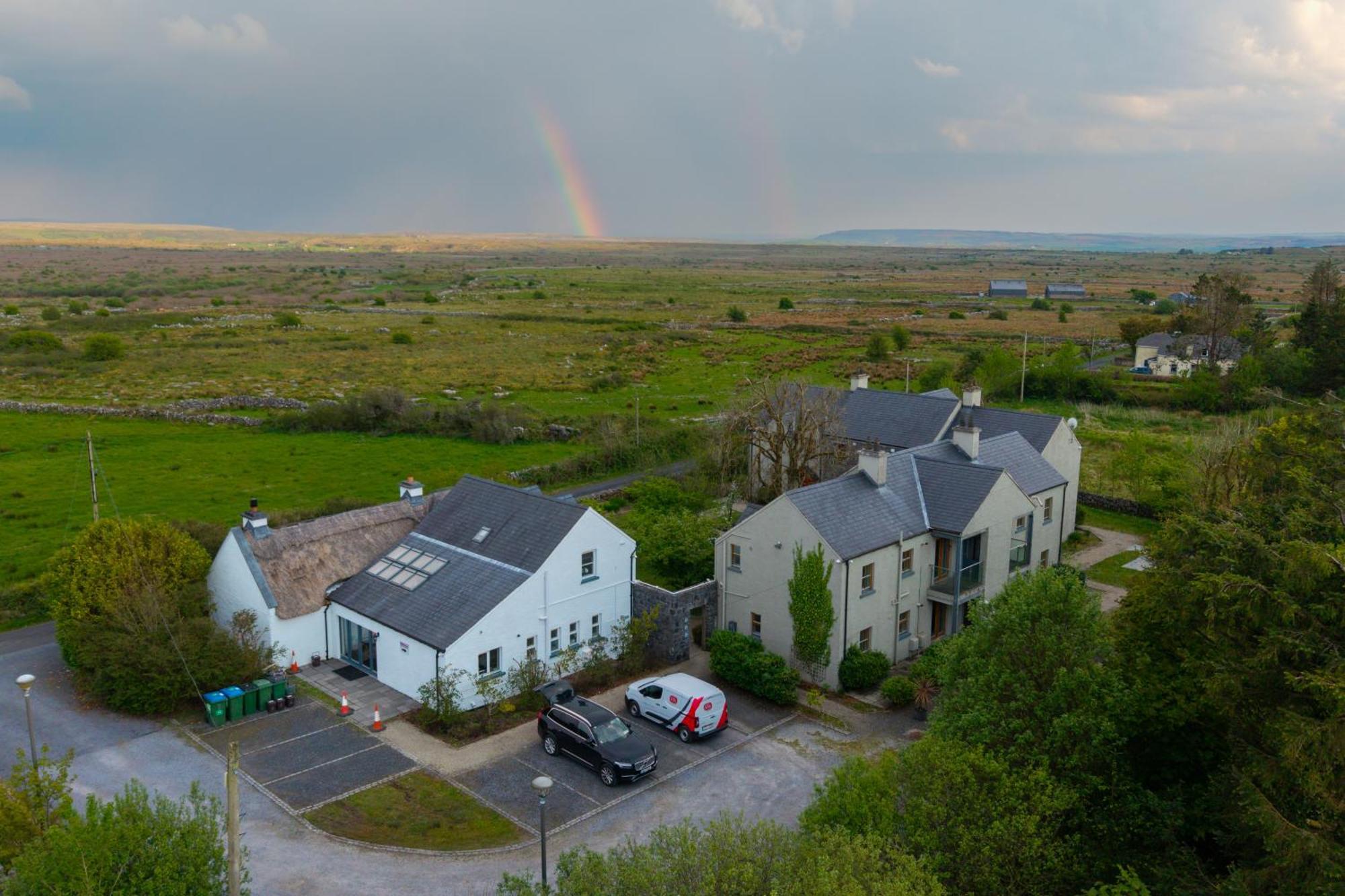 Burren Court Lodge Ballyvaughan Esterno foto